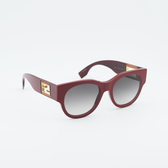 Fendi FE40147I BAGUETTE 66F Sunglasses Red Round Frame, Brown Gradient Lenses main image 8